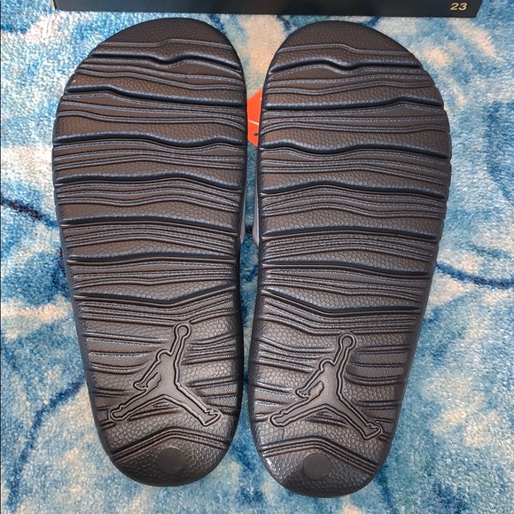 Nike Jordan Break Kids Slides Sandals Silver New - Picture 7 of 7